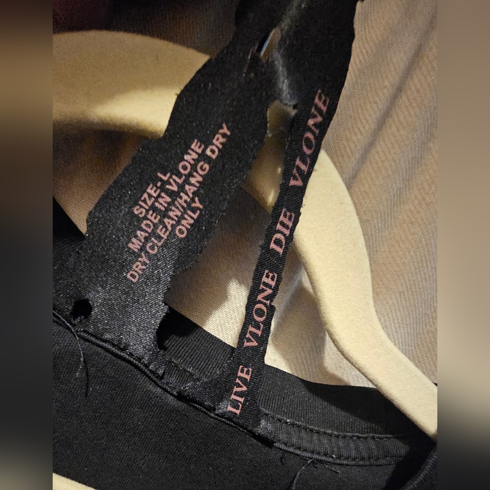 VLONE - Picture 4 of 4